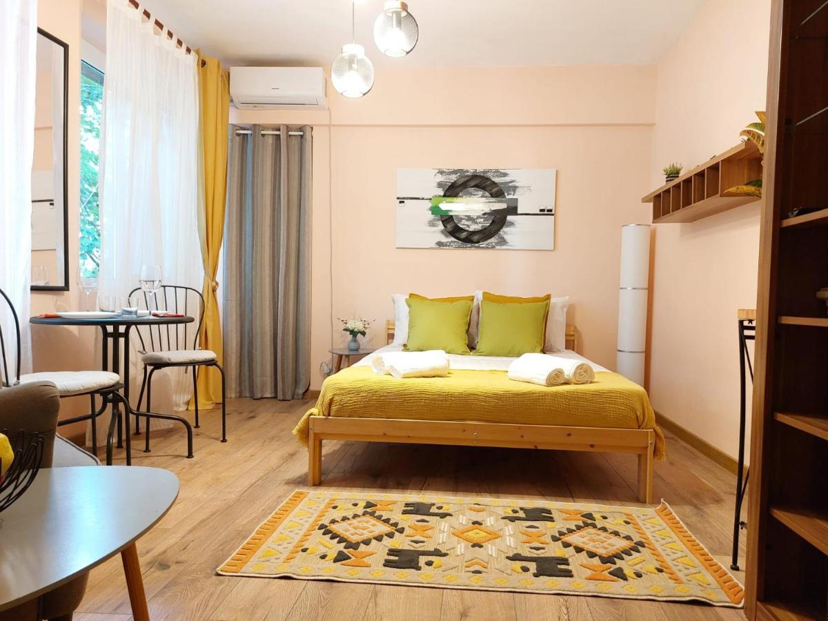 Laroka House Cosy Studio Universitate Bucarest Esterno foto