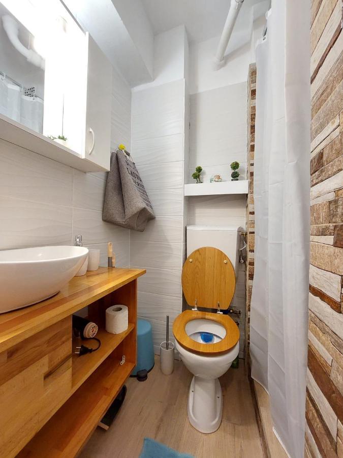 Laroka House Cosy Studio Universitate Bucarest Esterno foto